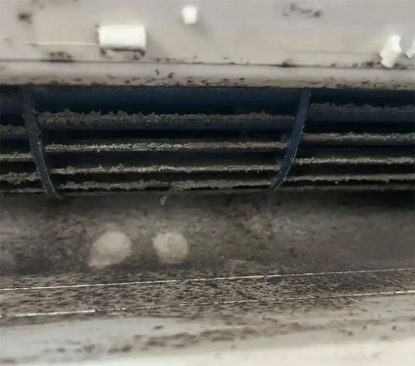 新余空调吹的风有股烧焦味是怎么回事